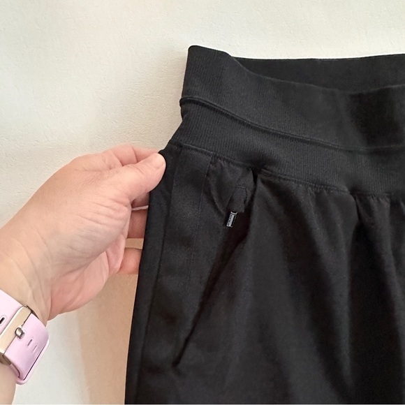 Athleta Nolita Slim Tapered Crop Pants in Black 4 - Picture 3 of 6